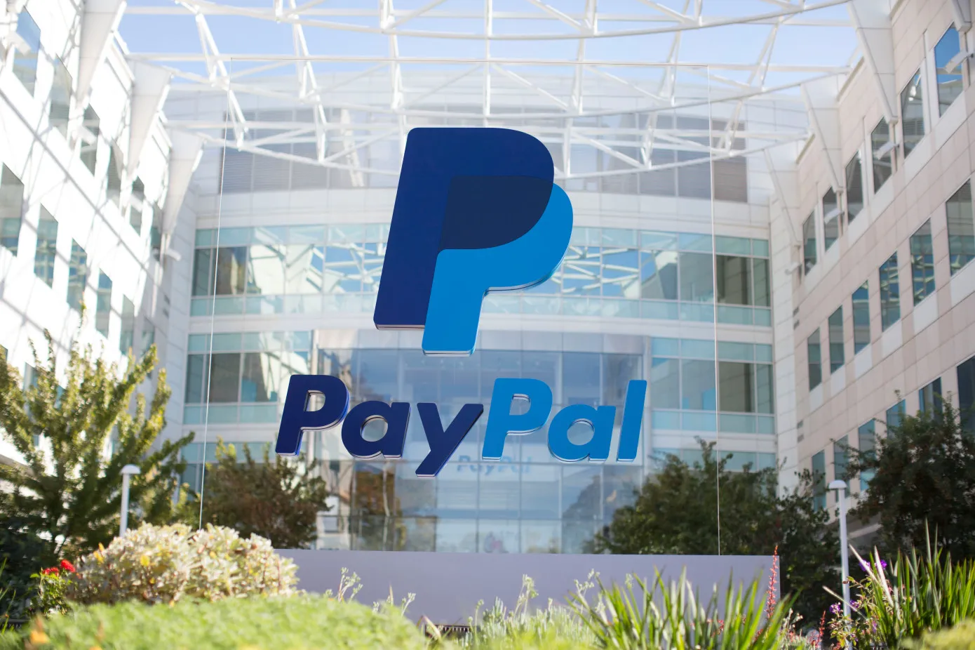 페이팔, AI 전환 선언 — 인력 20% 감축으로 15억 달러 절감 추진