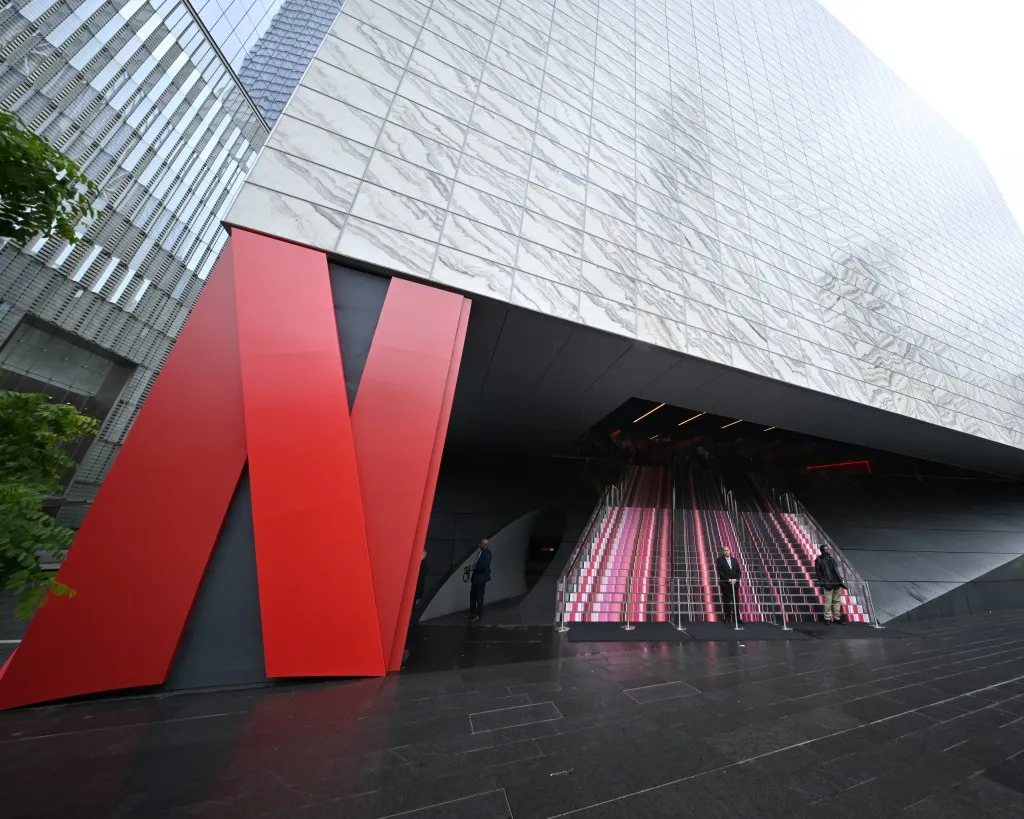 Netflix Q1 매출 $122억 상회, 리드 헤이스팅스 29년 만에 이사회 퇴임